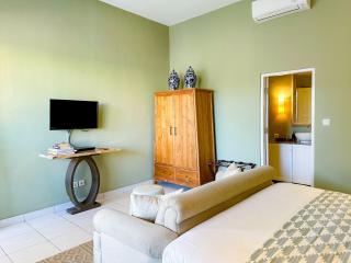 Room Sweet Room - Seminyak Center, walk to the Beach - 7