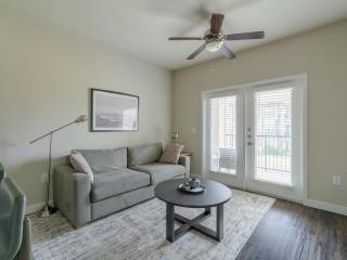 Landing Apartments - Grand Harbor - 9