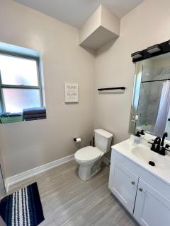Harmony near the lake, modern 3 bed 2 bath - 2