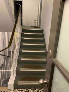 Sunny 2 bedroom quiet flat close to city and parks - 2