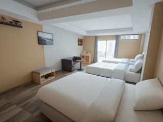 Star Valley Hotel - 1