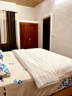 Deux chambres 1 salon a cotonou stade - 2