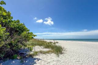 One-Bedroom on the Beach! - 8