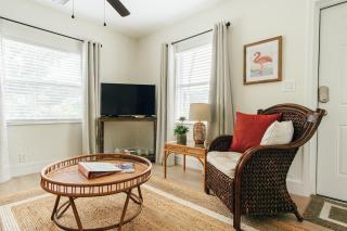 Sunny Retreat in Flamingo Suite! - 8