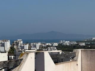 Sea View Penthouse with Rooftop Lounge - 3