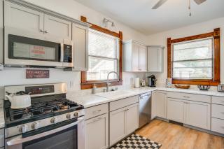 3 Mi to Road America Spacious Elkhart Lake Home! - 2