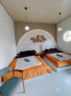 Mini White Villa by SikunirValleyDieng - 1