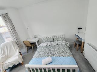 Double Room in Winton - Bournemouth - 7