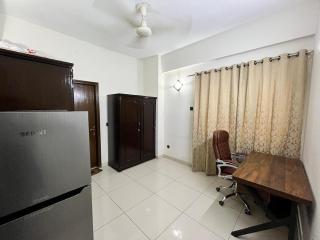 New Luxury 2-Bed Apartment In North Nazimabad - 9