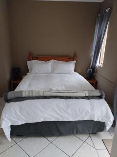 La' Romi Self Catering Units - 8