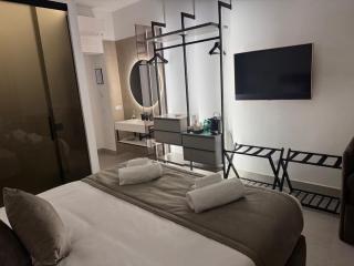 Cicerone's Luxury Suites - 2