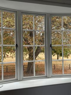 Apartment above Samantha Dadd Art Studio - in the Cotswolds - 8