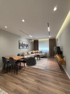 Luxe Aura Apartment - 7