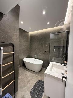 Luxe Aura Apartment - 9