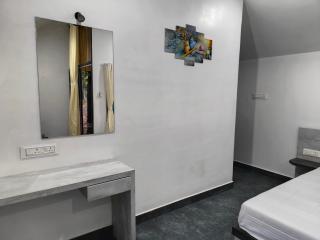 Royal Villa Resort - 4