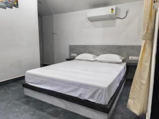 Royal Villa Resort - 2