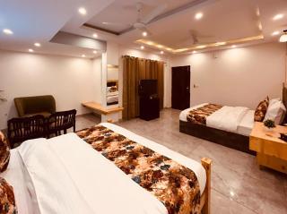 Pinerock Resort ! Luxury! Mountain View! Open Terrace ! Cafeteria - 7