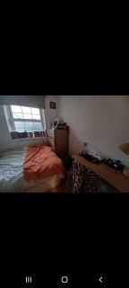 Cosy 4-Bed House in Wimbledon - 0