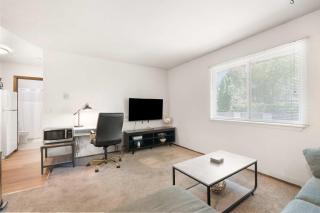 Close to Campus & Hospital with Free Parking - Fast Wifi - 8