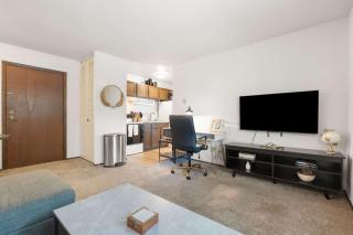 Close to Campus & Hospital with Free Parking - Fast Wifi - 5