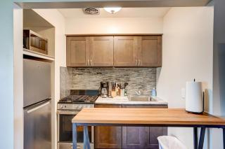 Free Parking with Private Entrance - Close to Med Center - 2