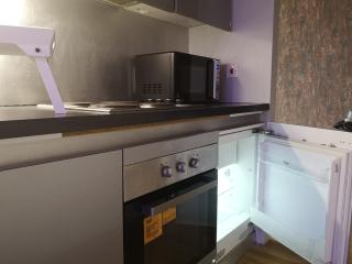 Historic & Modern 2 Bed Apartment - Free Parking - 6