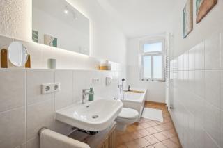 Großzügige Wohnung für Gruppen & Familien I Balkon - 5