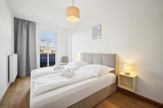 Großzügige Wohnung für Gruppen & Familien I Balkon - 8
