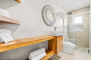 Prime Location 2br W Pool, Bbq & Close To Beach - 1