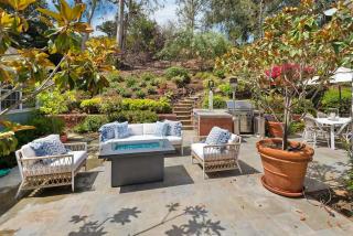 Coastal Elegance by the Shore - 7