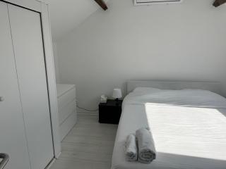 Maison Mont Valérien Spacious Family and Business Stay with AC and Parking, near Paris La Défense - 2