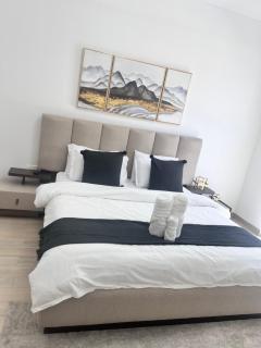Lavish 2 BHK in Yas Island near Ferrari world and Sea world - 3