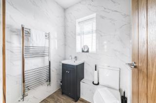 Elm Lodge - 1