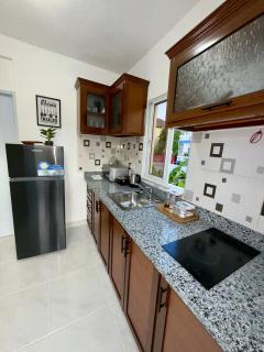Apartamento acogedor con cocina y balcón privado - 1
