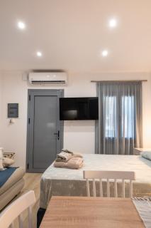 Myrina Retreat - Blue Horizon - 7