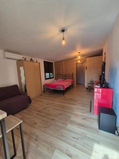 LOGEMENT PRIVE DANS VILLA individuelle - 9