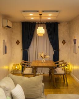 The Cedar Room, Cozy 2bed, Unlimited Wi-fi, Lekki Phase1 - 3