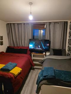 Queen Eliz Room - London - 2