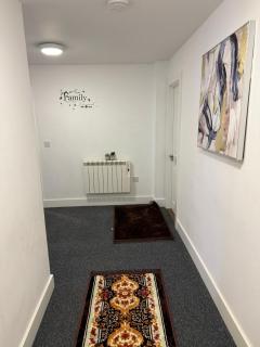 Cozy 2-Bed Apartment - Central Luton Location - 7