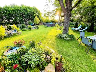 Schaumburg Paradise Oasis with a secret garden and private Pool - 7