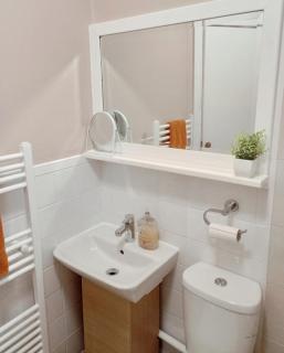 4 Bedroom Home near Liverpool City Centre - 8