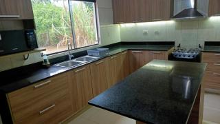 Lovely Home Near the Airport and Business District - 3