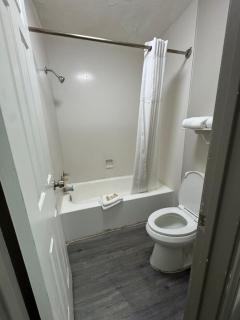 Days Inn by Wyndham Georgetown - 1
