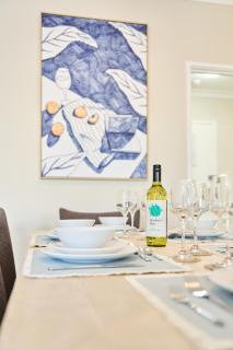 Central Perth Apartment with Pool - 8