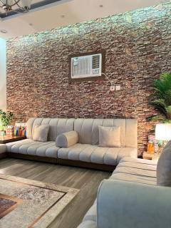 شقة خمس غرف مطلة على طريق السودة - 8