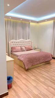 شقة خمس غرف مطلة على طريق السودة - 9