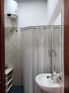 Casa céntrica a metros del puerto y de la terminal - 5