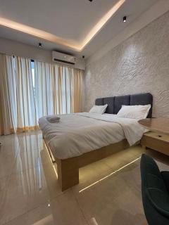 Hazratganj Hideaway - 2