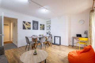 4 BDR I sleeps 8 I Wi-FI I Free Parking I Central - 0