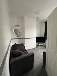 Simple basic flat apartment studio - 0